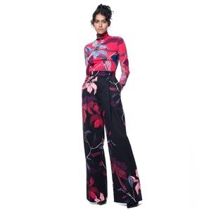 THE KIT - Leigh Trouser
Berry Upstate Florals